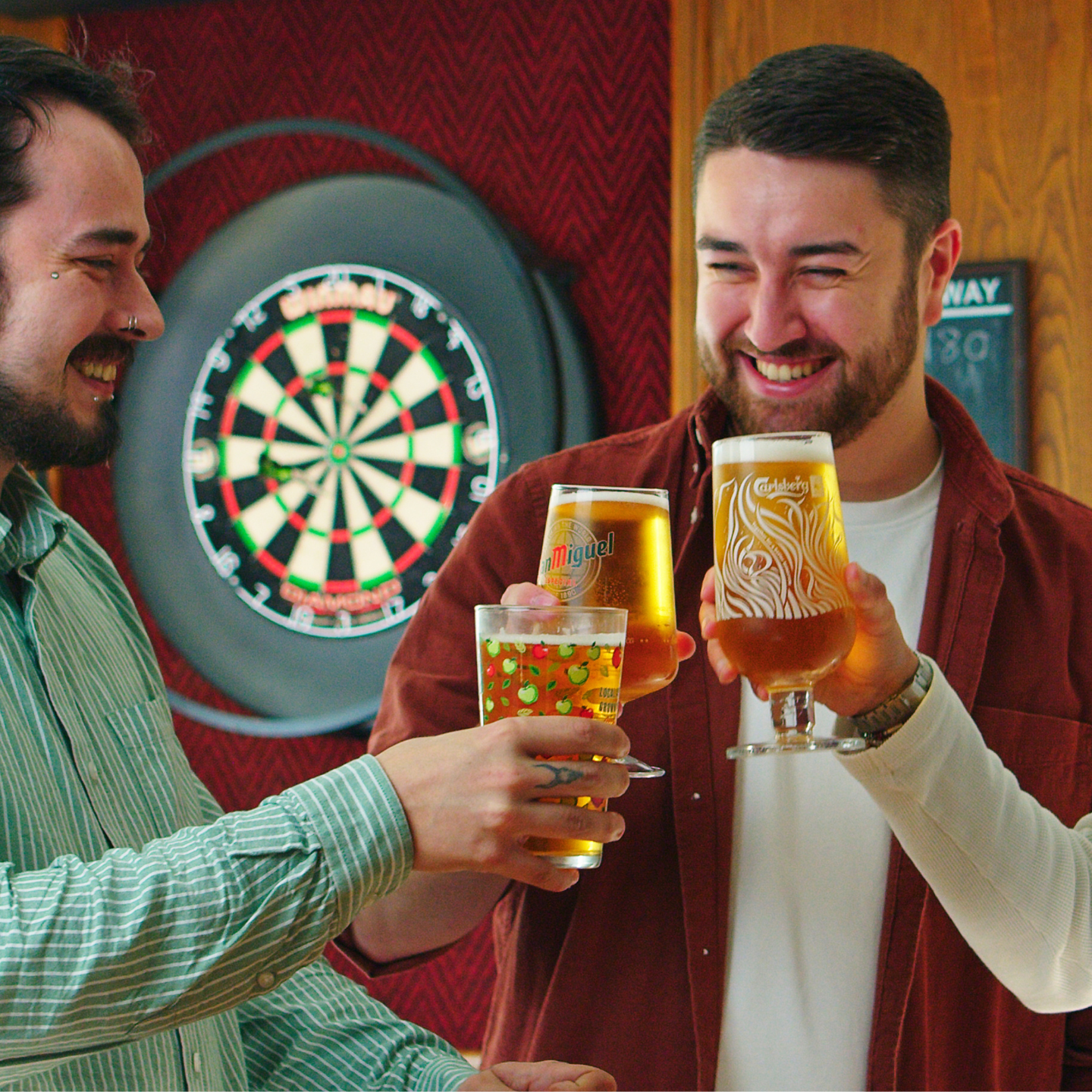Raise a glass This Father's Day at The Halfway Hotel in Hull!